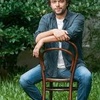 Logo Entrevista a ALBERTO AJAKA , protagonista de APACHE, la nueva serie de Netflix sobre Carlos Tevez