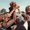 Logo 2da parte Nelson Mandela. Libros y pelis para recorrer la vida y el legado  que nos dejó.