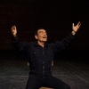 Logo Fernando Alonso fue al teatro y recomienda Los habitantes de Pedro Sedlinsky y Joselo Bella