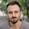 Logo Lucas Scavino, director de "Quien mató a mi hermano" en La Patria de las Moscas.
