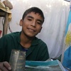 Logo Nicanor Quinteros tiene 12 años y abrió una escuela en el patio de su casa.