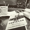 Logo ¿Sabías porqué tituló Rayuela su novela Julio Cortázar?
