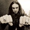 Logo Cliff Burton, el héroe desechable