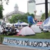 Logo Milagro Sala, en una cárcel | Móvil desde la Plaza de Mayo: Juan Carpetengo, Unión de Trab Excluidos