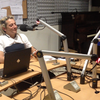 Logo "Titanes en el hit" en "Enciendan los parlantes", es decir en su casa (bis)