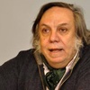 Logo Guadi Calvo presenta su último libro "La noche que murió la Revolución Francesa"