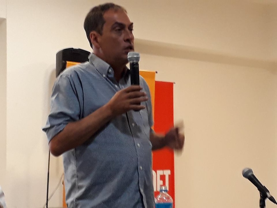 PRESENTACION REVISTA "QUIERO VALE CUATRO" - PALABRAS DE JUAN PABLO  0'DEZAILLE - UMET 16/11/17 | RadioCut